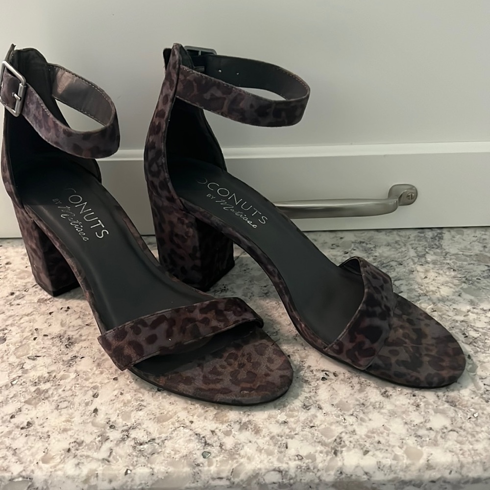 Coconuts by Matisse 3 inch heels